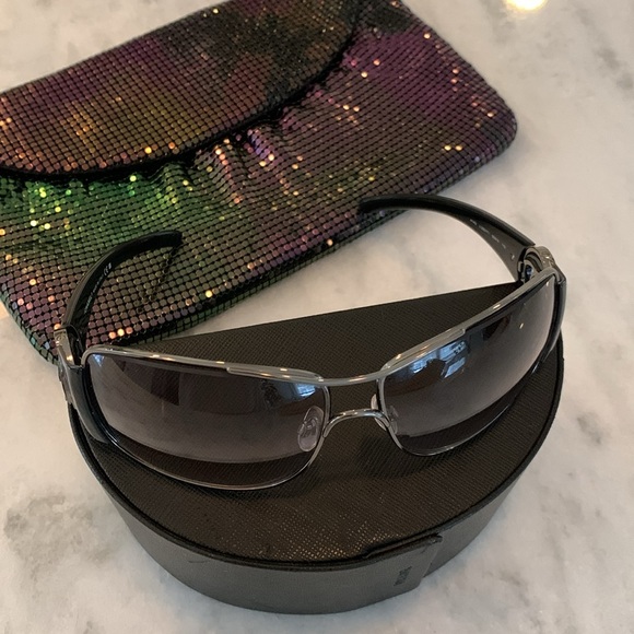 Chanel sunglasses . - Picture 2 of 11